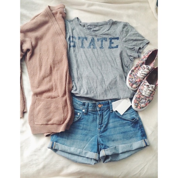American Eagle Outfitters Tops - AE Graphic Grey Tee
