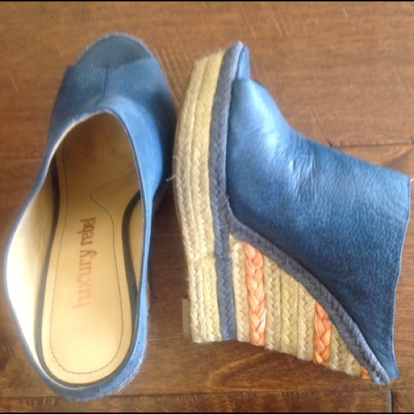 TURQUOISE & ORANGE HIP PLATFORMS
