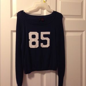Navy blue cropped sweater