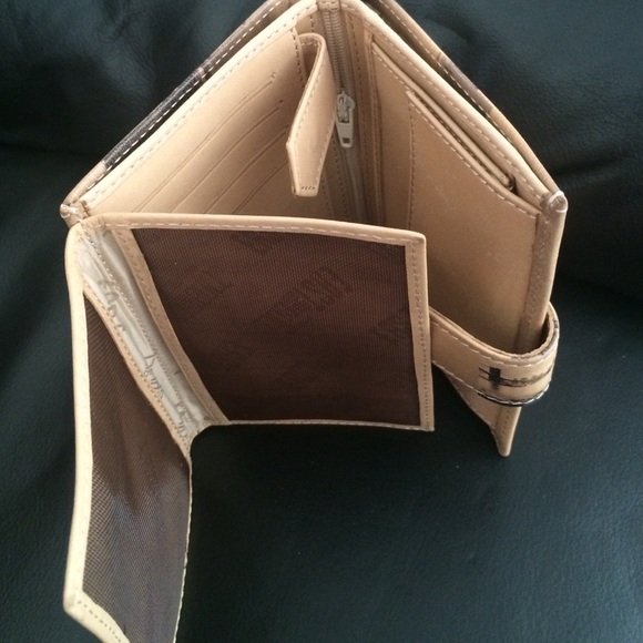 Wallet - Picture 3 of 6