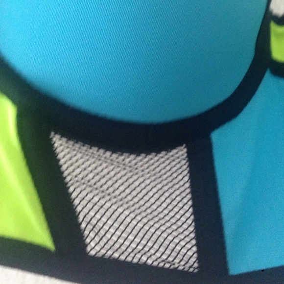 Balanced Tech Colorblock bra size Sm NWT - Picture 3 of 3