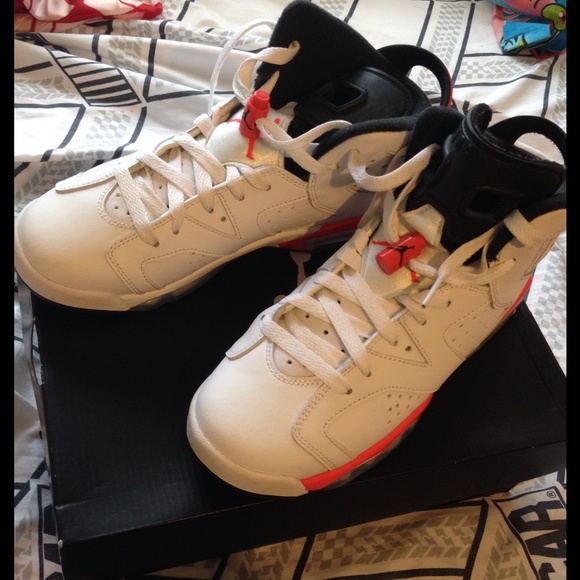 AUTHENTIC AIR JORDAN INFARED 6's 📢LOWEST PRICE📢