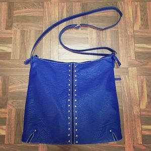 Marc Fisher Crafty sling bag