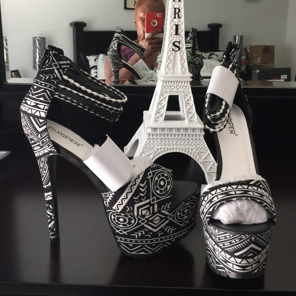 Women's stiletto heels NWT AND BOX
