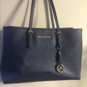 Michael Kors Jet Set Travel Medium Tote