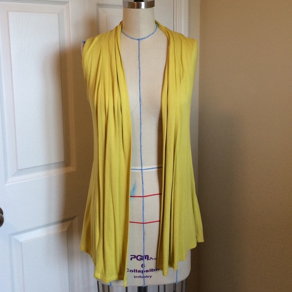 Tiered ruffle jersey vest in yellow