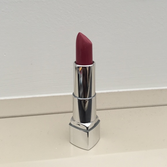 Rimmel London Other - Rimmel Moisture Renew lipstick