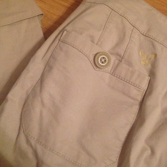 ❌ SOLD ❌ AEO 🌼 Khaki cuffed pants - Picture 1 of 4