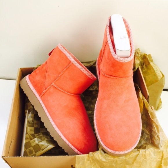 UGG Boots - UGG authentic scallop mini short coral boots Sz 7