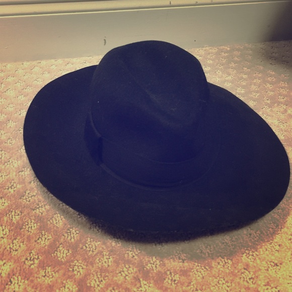 Sold Bebe 100% wool hat