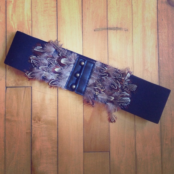 Urban Outfitters Accessories - Urban Outfitters Feather belt