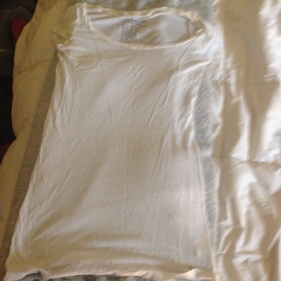White tee