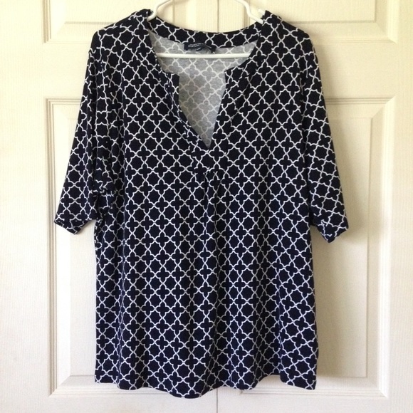 Beautiful B&W Blouse!