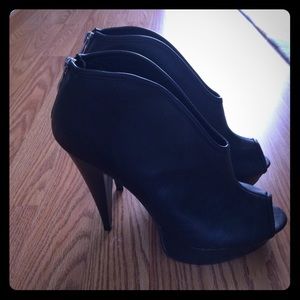 Black peep toe stilletos, 5" high