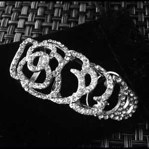 Rhinestone fashion ring