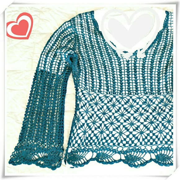 Bette Paige Sweaters - 💛🍀SALE🍎🍒 Crochet sweater top in teal.👚