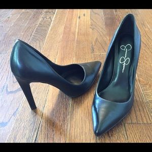 Black Jessica Simpson pumps