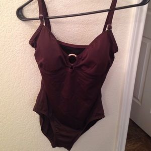 Speedo one-piece swim suit ☀️