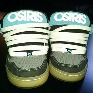 Osiris shoes size 9 in light blue black and white