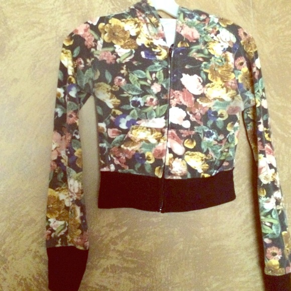 Hooded cropped floral jacket!