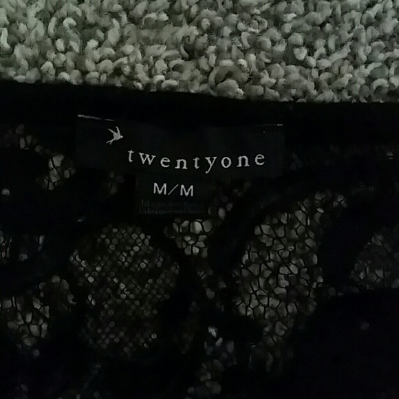 Forever 21 lace top. - Picture 2 of 4