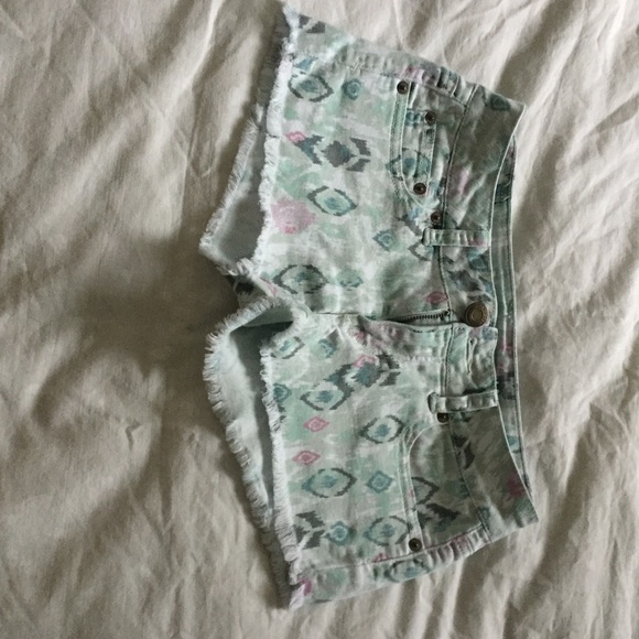 Patterned American Eagle Cutoffs