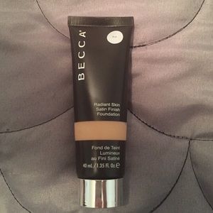 Becca radiant skin foundation