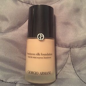 Giorgio Armani luminous silk foundation