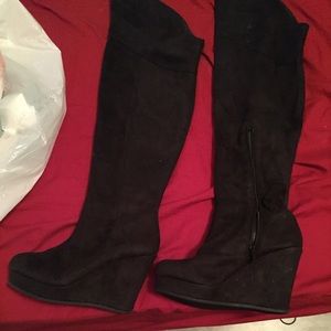 ALDO knee high size 7 boots