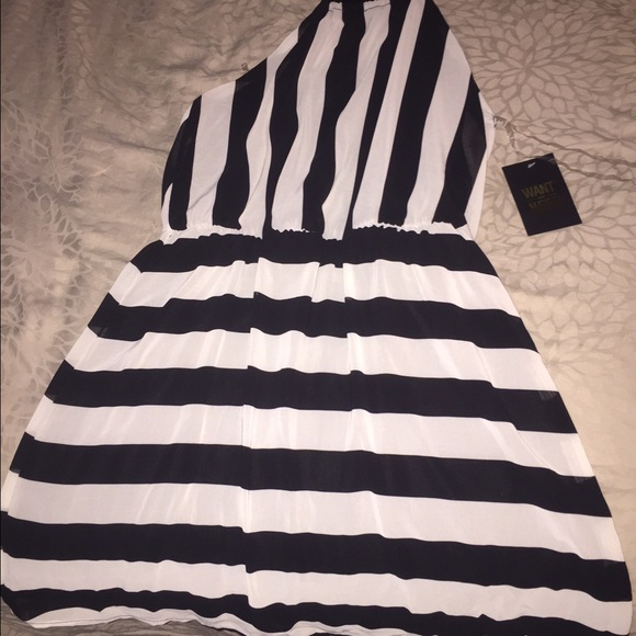 Striped halter dress - Picture 2 of 3