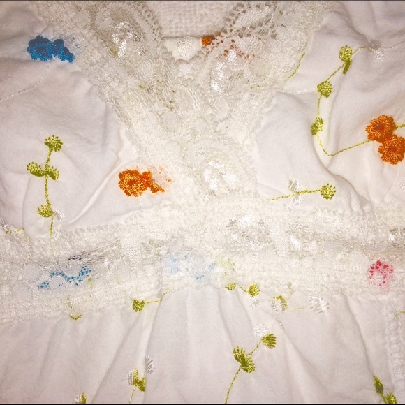 Embroidered Summer Top Sz.XS /Small - Picture 2 of 3