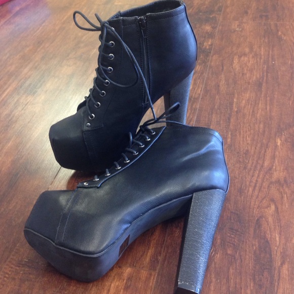 Booties - Picture 4 of 4