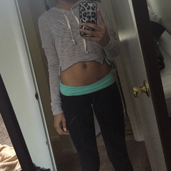 Hollister Sweaters - Long Sleeve Crop Hoodie