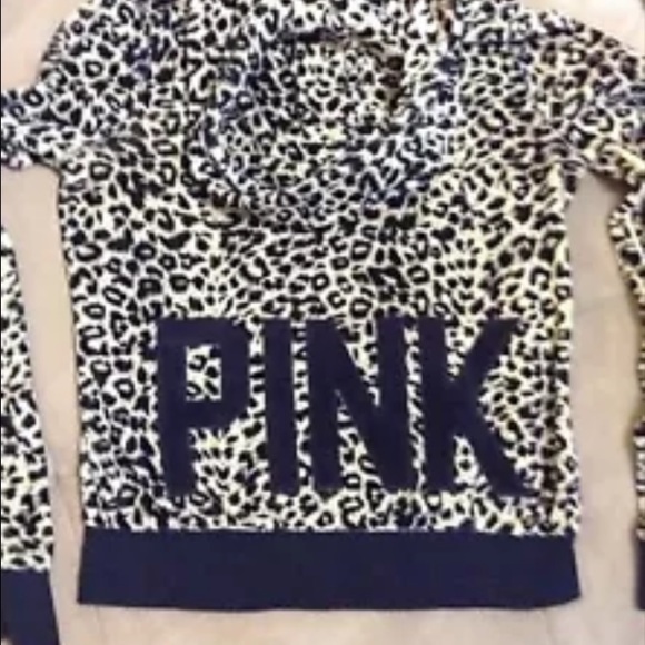 IOS 🚨🚨 Victoria's Secret vs pink leopard hoodie