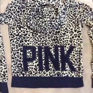 IOS 🚨🚨 Victoria's Secret vs pink leopard hoodie
