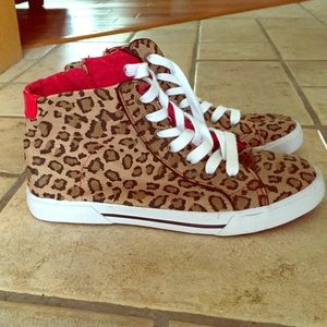NWOT Mossimo animal print high top sneaker