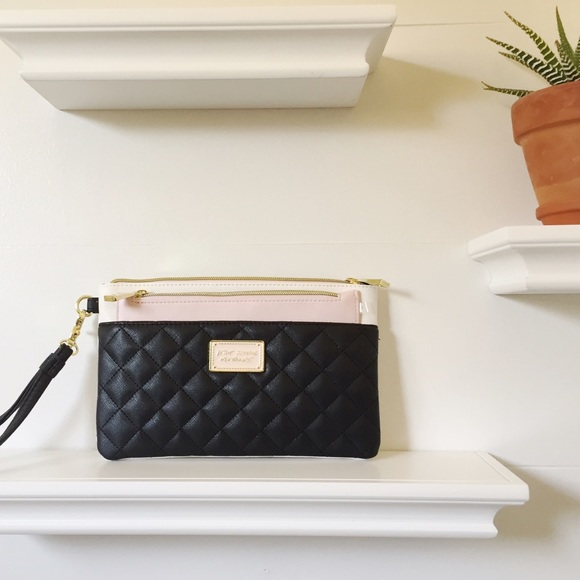 NWOT Adorable Betsey Johnson Wristlet