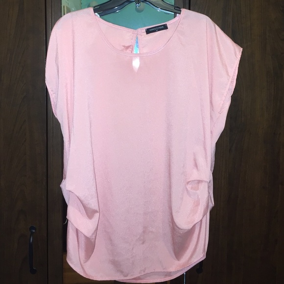 Plus Size : Shimmery pink top