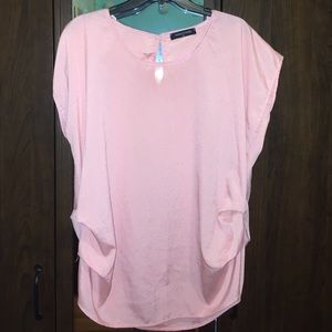 Plus Size : Shimmery pink top