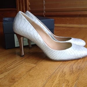 Anne Taylor Perfect Pump