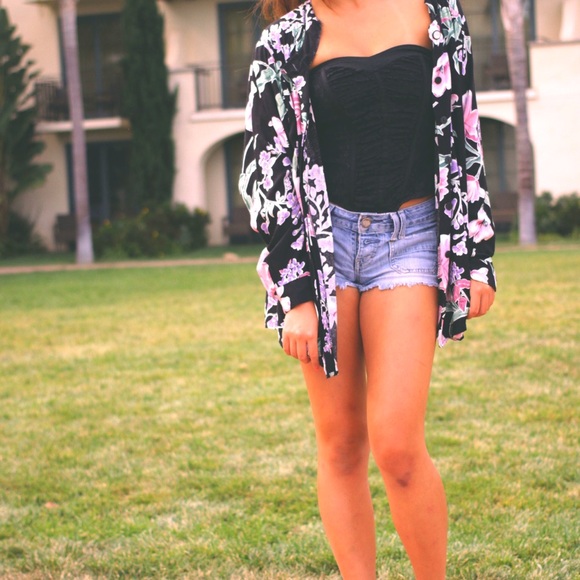 NWOT Black Floral Kimono - Picture 4 of 4