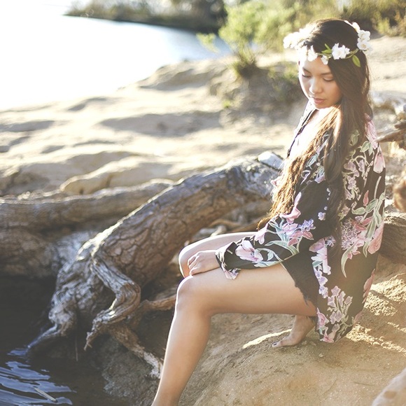 NWOT Black Floral Kimono - Picture 1 of 4