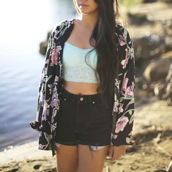 NWOT Black Floral Kimono - Picture 2 of 4