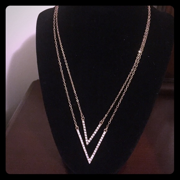 mark. Accessories - V necklace😍😍