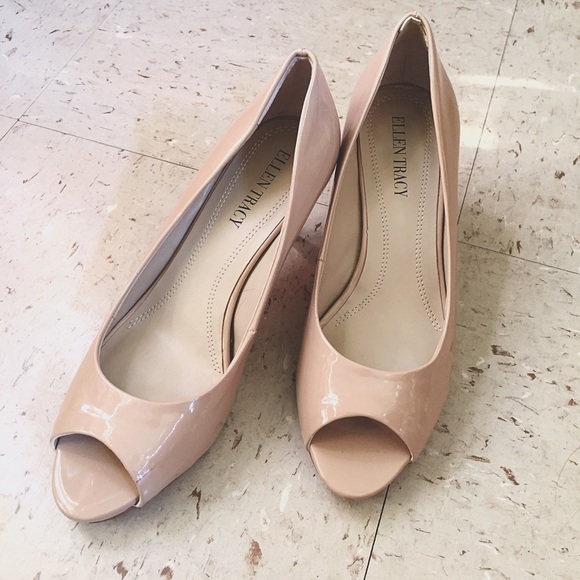 Ellen Tracy Heels