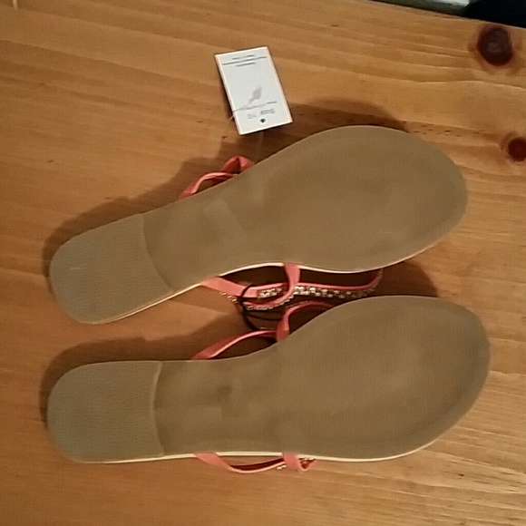 Not so basic flip flops - Picture 2 of 2