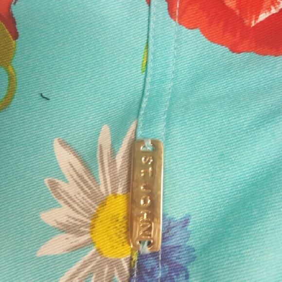 St. John Capri Pant - Picture 4 of 4