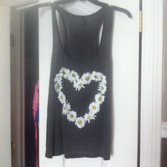 Daisy Heart Tanktop - Picture 1 of 4