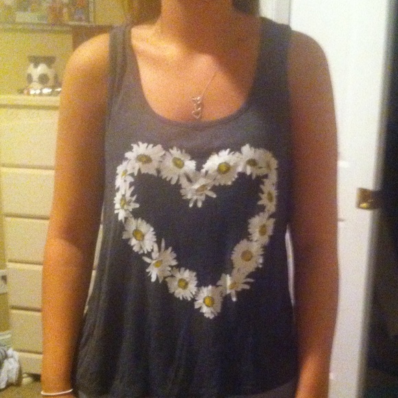 Daisy Heart Tanktop - Picture 3 of 4