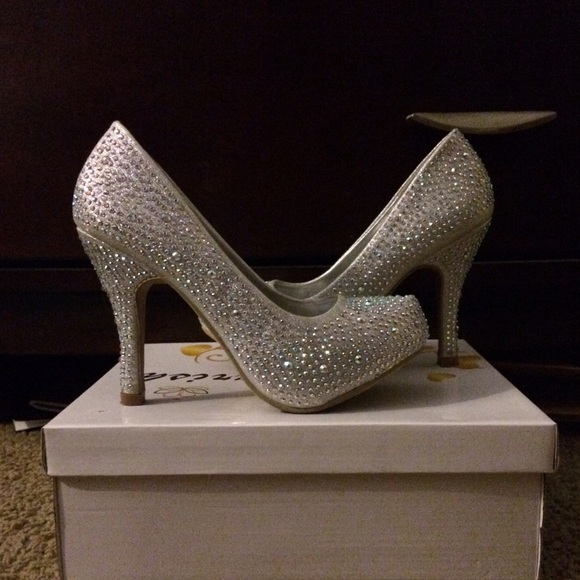 Sold - Picture 1 of 2